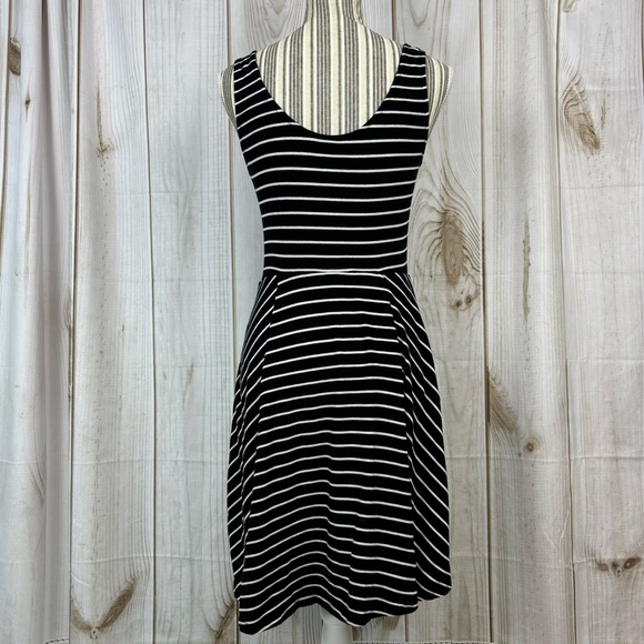Mossimo Dress Striped Symmetrical Pattern Flowy Tank Summer Dress Blue Size S/P - Picture 2 of 10